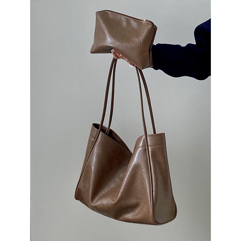 Ielgy Korean Version Casual Soft Leather Commuter Fashion Shoulder Tote Bag