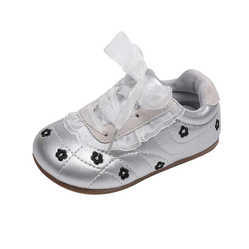 Girls' Korean Version of Casual Embroidery Flower Sports Shoes 2025 Spring and Autumn New Versatile German Training Shoes Non-slip White Shoes Tide
