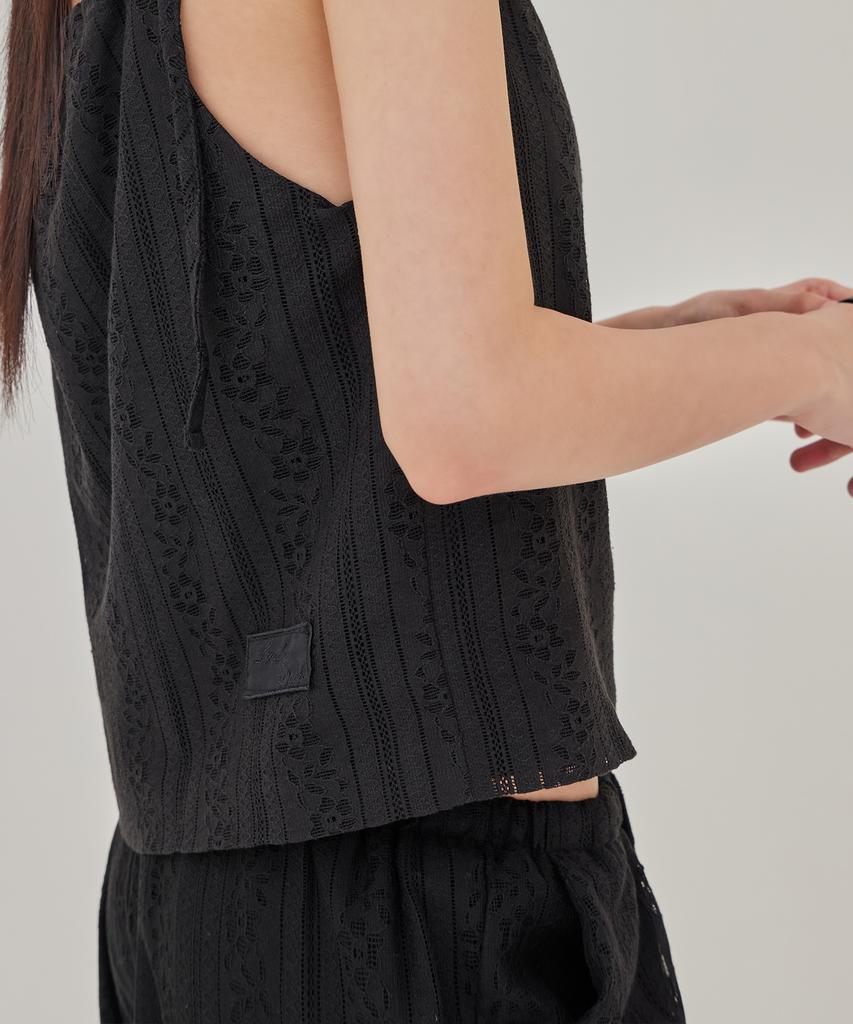 Leondeondada Flower Punching Lace Sleeveless, Black