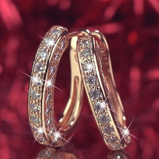 1 pár náušnice Charm Atraktivní tvar prstenu Elegantní náušnice Huggie pro ženy