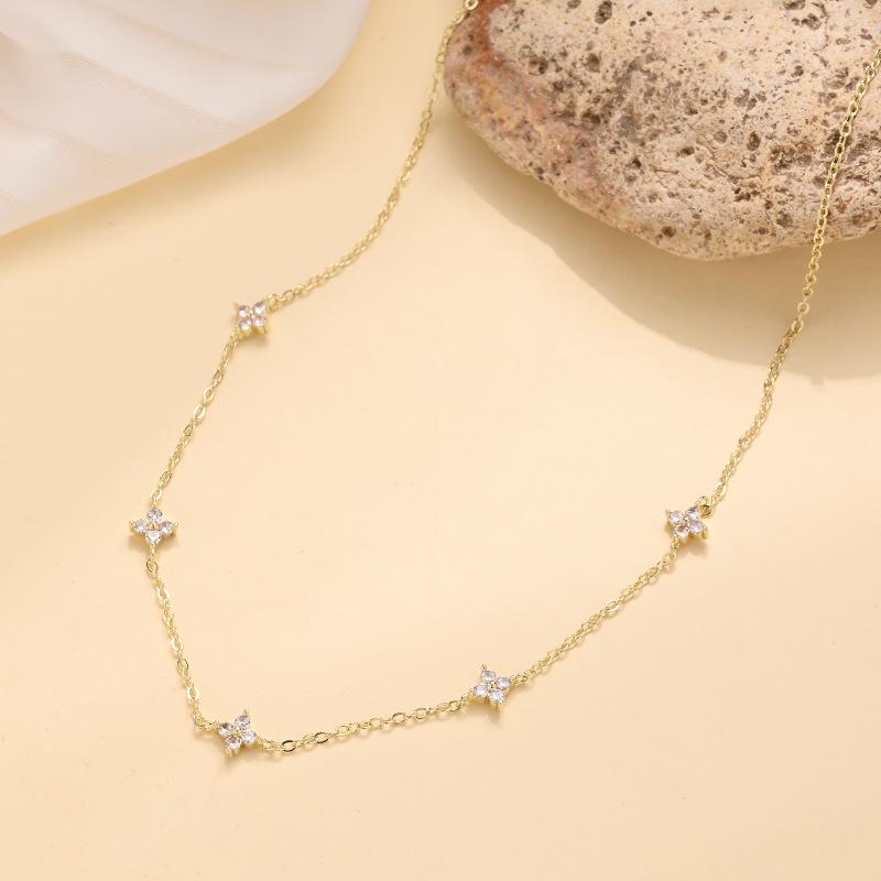 2025 Versatile Four-Leaf Clover Bracelet for Women - Japanese & Korean Style, Niche Design, Light Luxury, High-End Cold Aesthetic