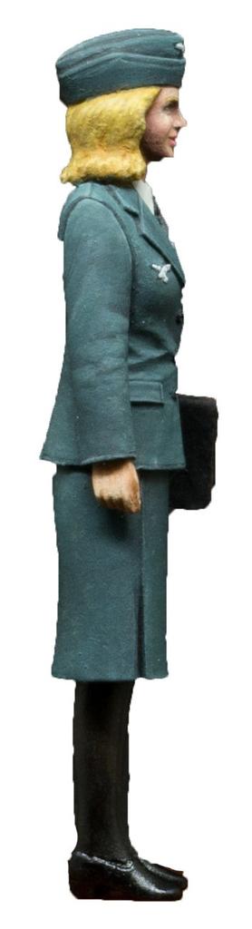 Passion Model WWII German Air Force Female Communications Assistant Resin Kit P35F012 1/35