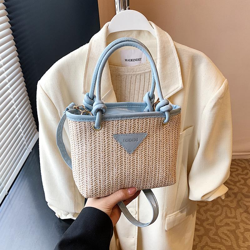 

This year s popular summer beach straw bag women s 2025 new simple and fashionable versatile portable shoulder bucket bag синий