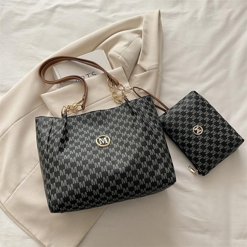 

New large-capacity mother model versatile single shoulder women s cosmetic bag, premium printing commute to work tote bag