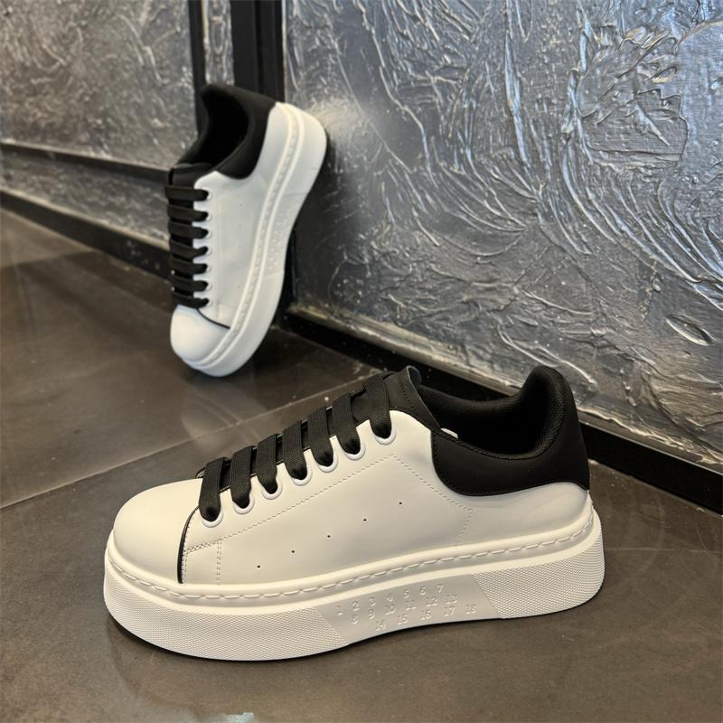 Men 's Casual Four Seasons Fashion Skateboarding Students Comfortable Sneakers Boys Trending Soft Sole Breathable Shoes