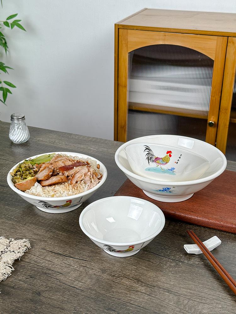White Porcelain Rooster Ramen Bowl - Ceramic Conical Hat Design, Large Capacity for Soup and Noodles New Rooster Model Three Bend Spoon [Colored]