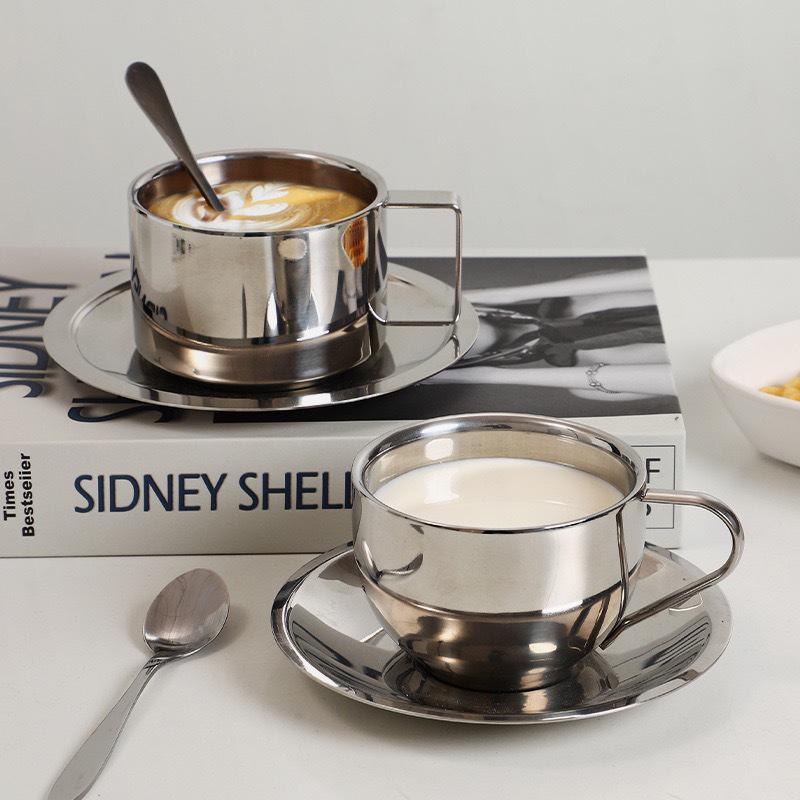 Style INS Mug Minimaliste Nordique Lot de 3 pièces Mug à Café en Acier Inoxydable 304 Résistant à la Chaleur Tasse à Lait avec Soucoupe Cuillère Set de Sets de Table