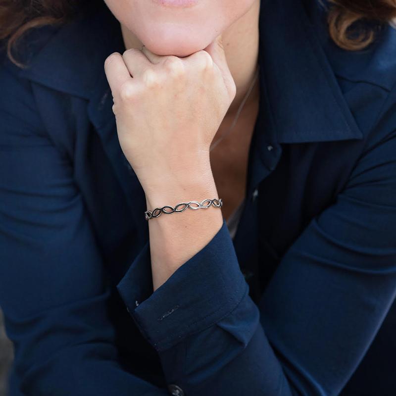 ORIVA LEAVES BANGLE Stainless Steel Leaves Bangle In Silver Colour