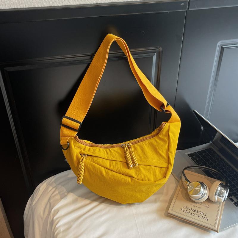 Casual Crossbody Bag for Women's Commuting, Large-capacity Fashionable and Sporty Dumpling Bag, Single-shoulder Bag