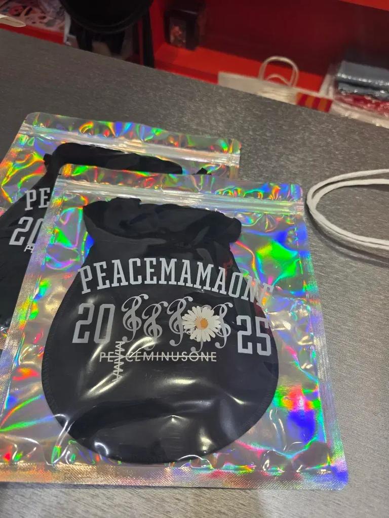 (Safe Payment) Peace Minus One Mama Pop-Up G-Dragon Badge Set