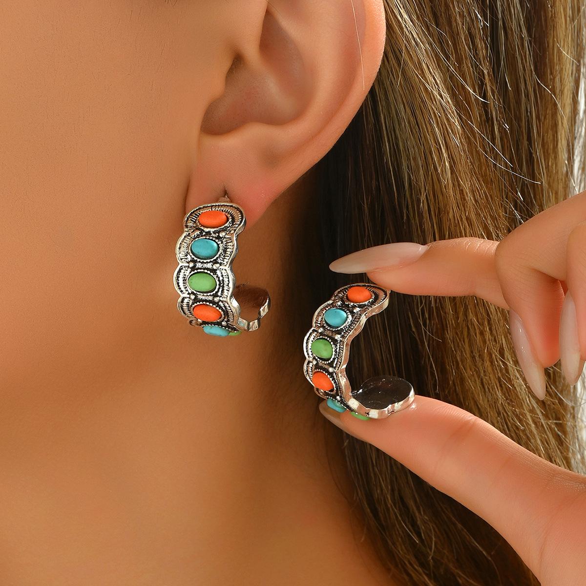 

2025 new geometric retro earrings women s personality inlaid with colorful natural stone stud earrings creative C-shaped earrings women