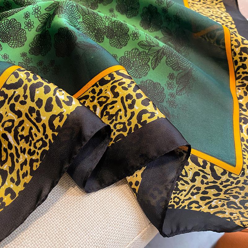 Bedruckter Schal Frühling und Herbst, quadratisch und quadratisch, Smaragdgrün