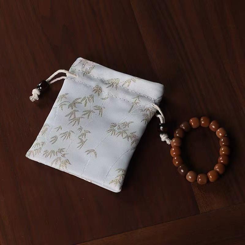 Çift Katmanlı İşlemeli Brokar Takı İpli Torba: Bilezik, Koleksiyonluk, Tesbih, Tesbih ve Hediye Çantası.