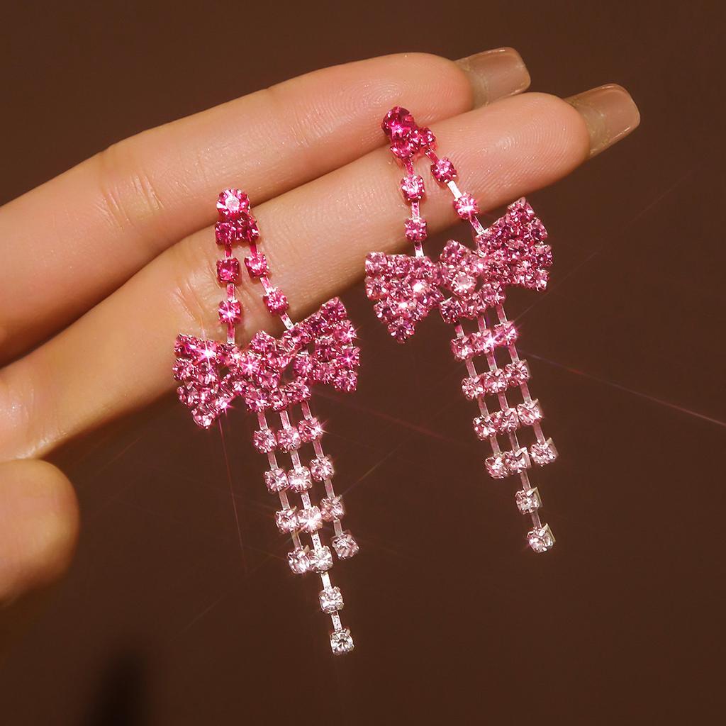 Zirkon Diamantbesetzte Liebes-Schmetterling Fransenohrringe Übertriebene Lange Steckerohrringe, Ohrringe, Nischen-Leicht-Luxus-Ohrringe.