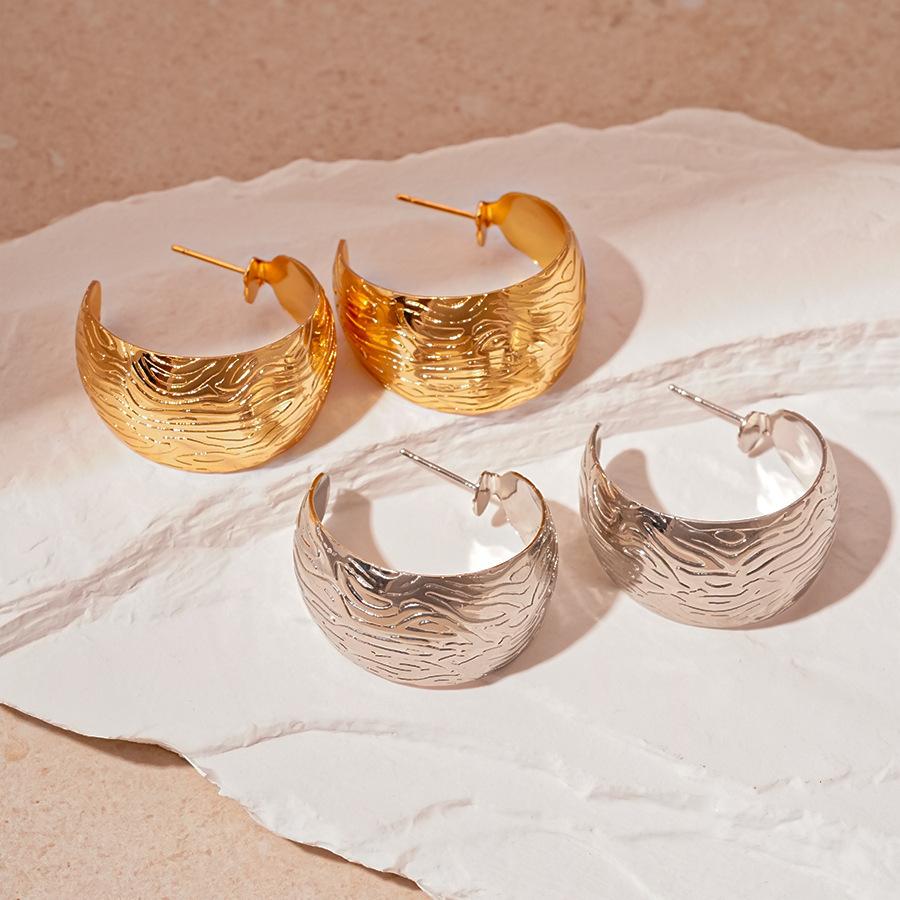 Heavy industry wide-sided C-shaped geometric stud earrings exaggerated high-end simple niche earrings