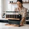 Holz Kaffeebohnen Ausstellungsständer Transparenter Glasflaschenhalter Versiegelt für Café