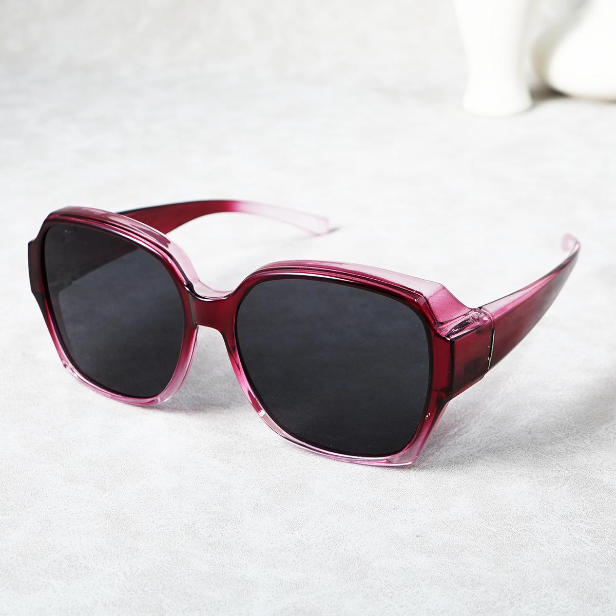 

Fashionable Retro Style Large Frame Sunglasses for Men and Women Suitable for Musical Festival and Everyday Use