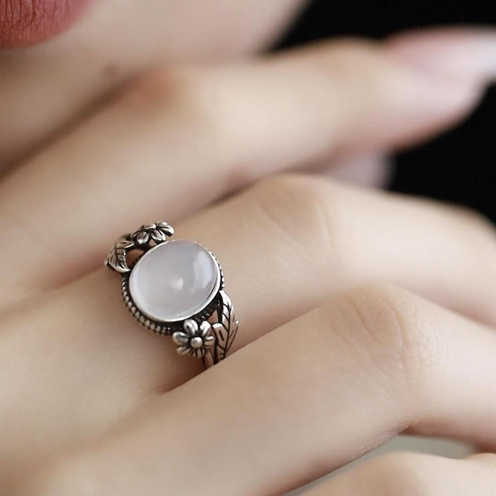 Elegant Chinese Style Adjustable Flower Ring for Women - Versatile, Artistic, and Fashionable Index Finger Accessory.