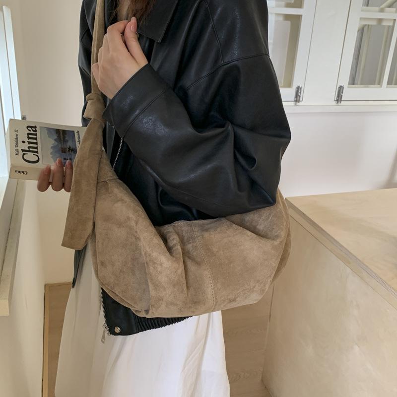 2025 Korean Suede Crescent Dumpling Shoulder Bag – Versatile, Solid Color Casual Crossbody