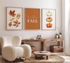 Set da 3 Stampe Murali Arancioni Hello Fall Stampabili, Stampa Foglie d'Autunno, Stampa Zucca Autunnale ad Acquerello, Poster Citazione Autunnale, Decorazioni Rustiche