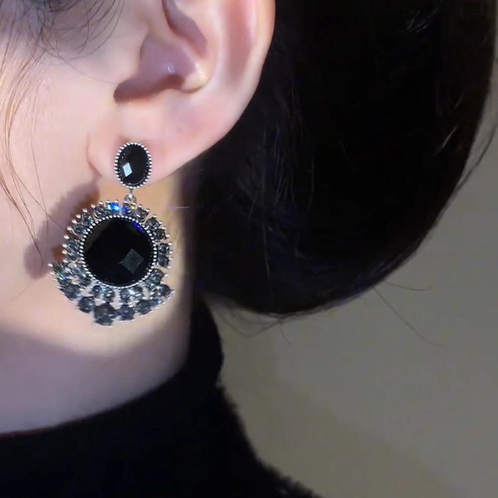 Exquisite Retro Black Crystal Palace Style Earrings - High-End, Fashionable Design