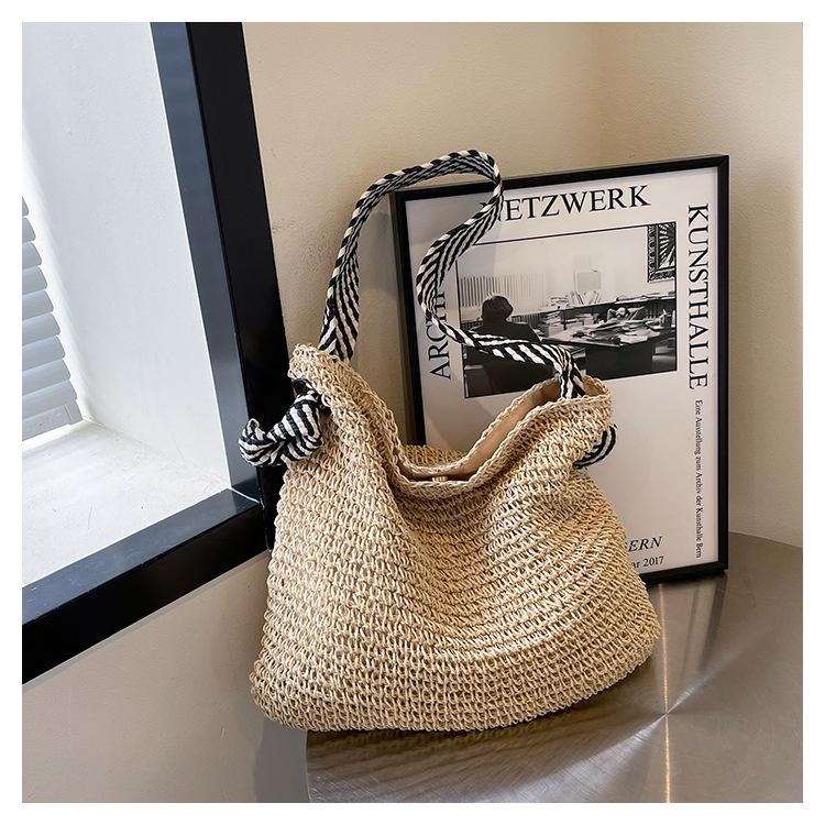 Simple Commuter Leisure Big Bag Women's Large-capacity New Holiday Beach Woven Commuter Tote Bag