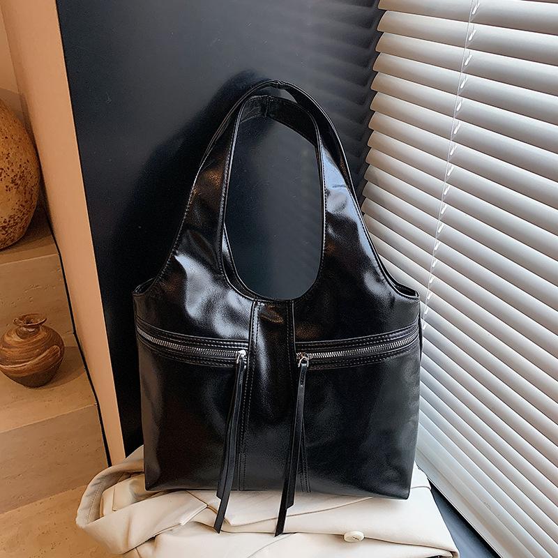 Niche Retro Large-capacity Bag Women's New High-end Texture Shoulder Underarm Bag Commuter Tote Bag