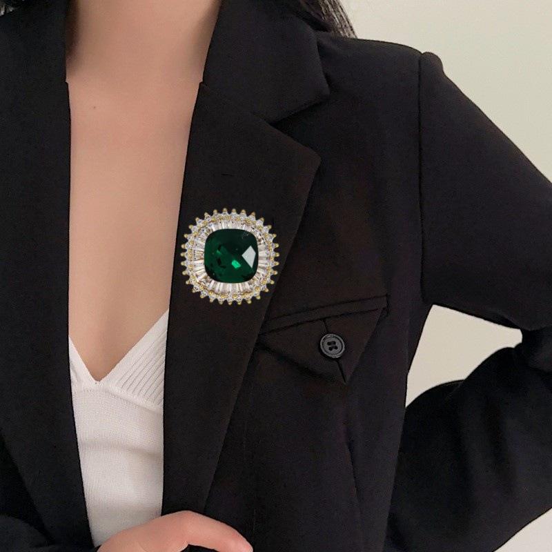 Simple Magnetic Button Brooch Premium Niche Full Zirconium Corsage Fixed Placket Collar Jacket Accessories