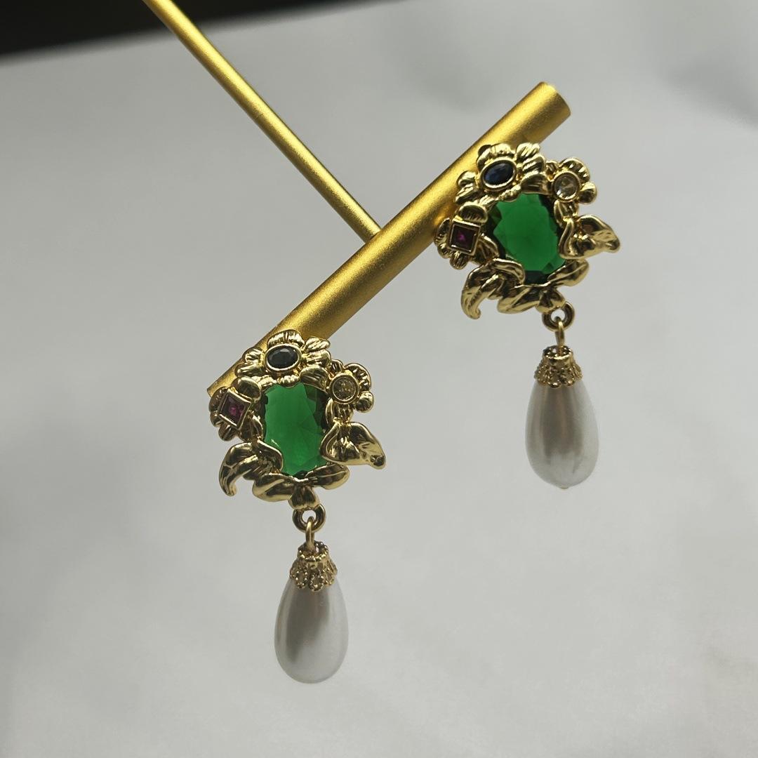 Средневековые Винтажные Придворные Ретро Серьги с Жемчугом в Форме Капли Воды Нишевый Дизайн Высококлассная Серебряная Игла