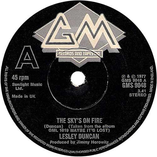 

7inch Record LESLEY DUNCAN The Skys On Fire GMS9048 GM Records And 1977 UK World Music Used