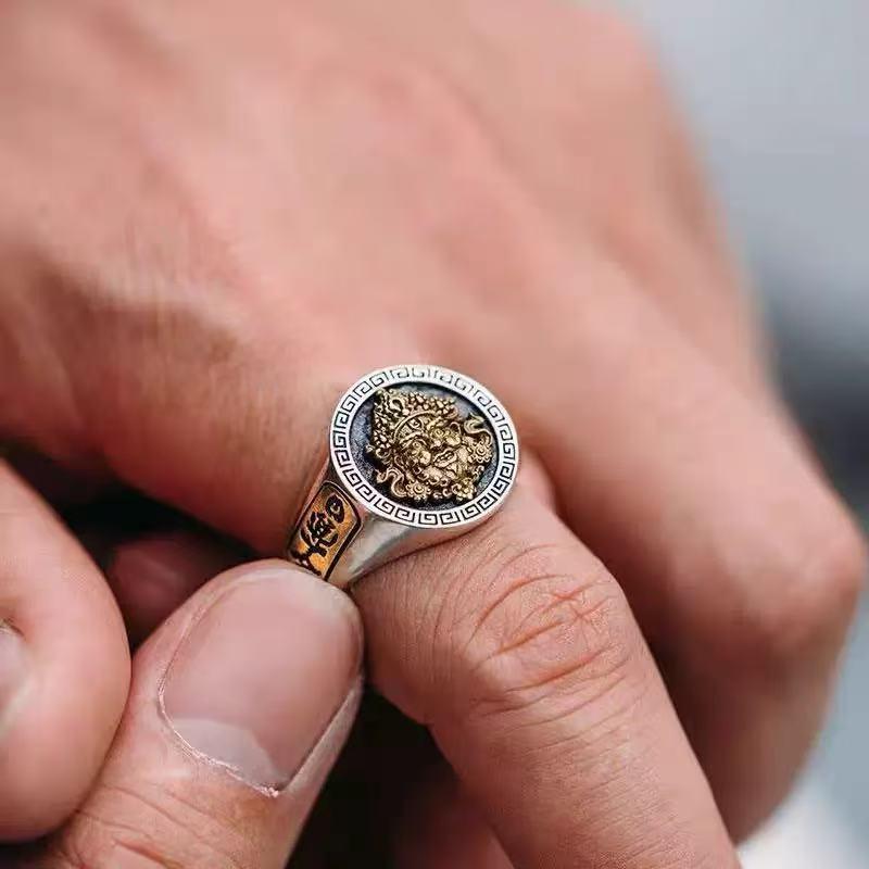 Elegant Two-Tone Yellow Jambhala Men's Ring: Retro High-End National Style