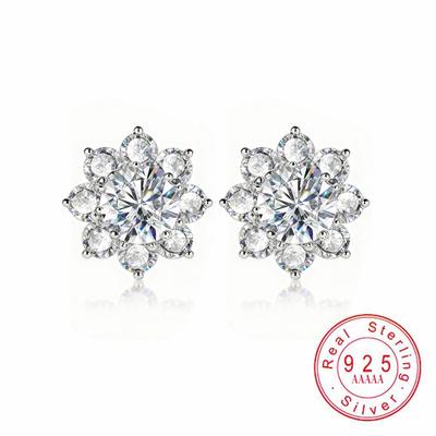 925 Sterling Silber 0,5 Karat Moissanit Blume Ohrstecker | Funkelnde Halo Hochzeits- & Brautohrringe für Damen