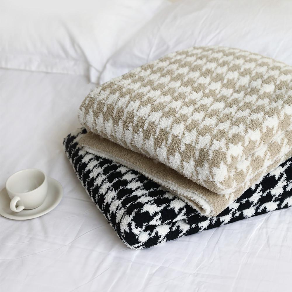 Soft Fleece Zebra Stripe Houndstooth Throw Blanket for Couch Luxury Flannel for Bed Sofa Chair, Plush,Warm and Cozy Blanket with Geometric Grid Design