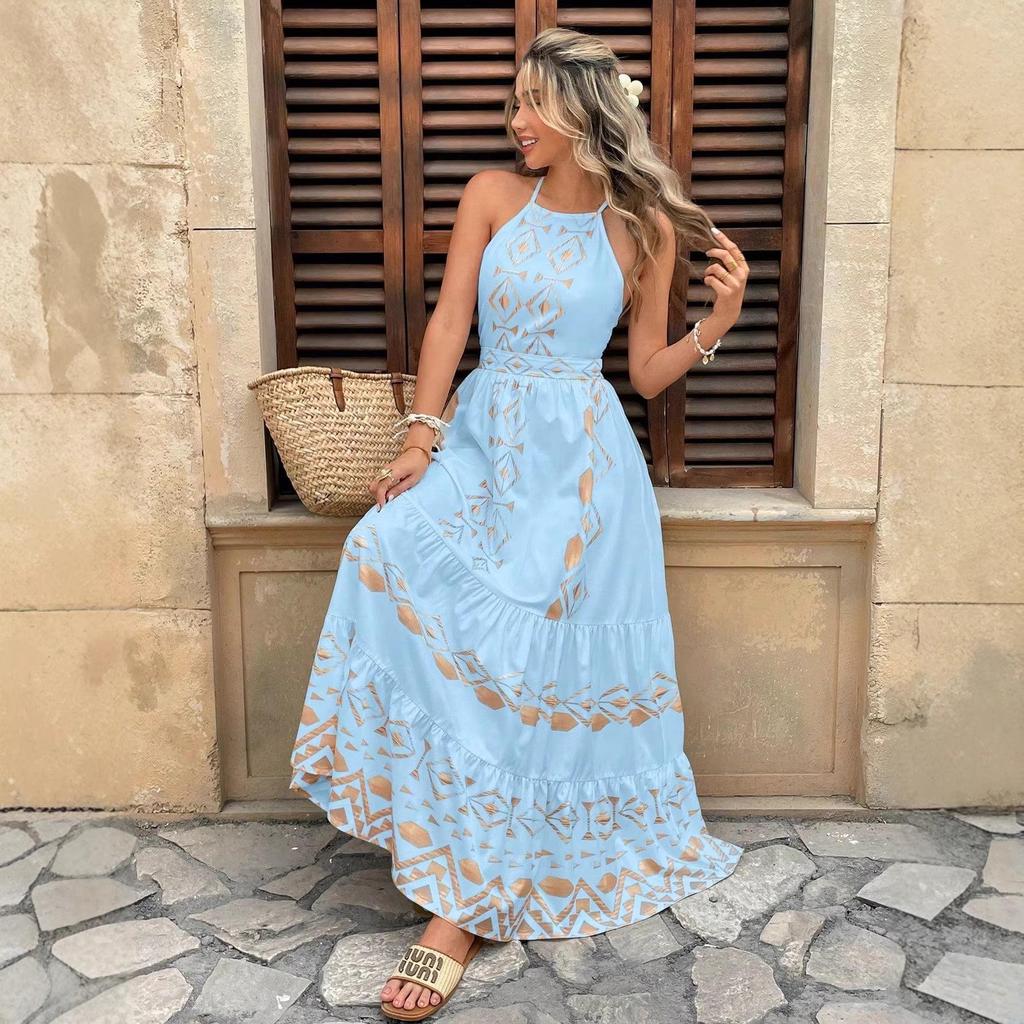 Besticktes elegantes Maxikleid mit Spaghettiträgern und tailliertem Schnitt