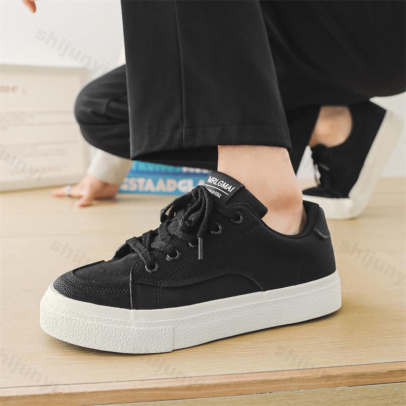 Chaussures de Skate Légères pour Hommes 2026 Printemps Automne Nouvelles Extérieur Antidérapantes Tendance Plates Confortables Lacets Décontractées Plateforme Baskets