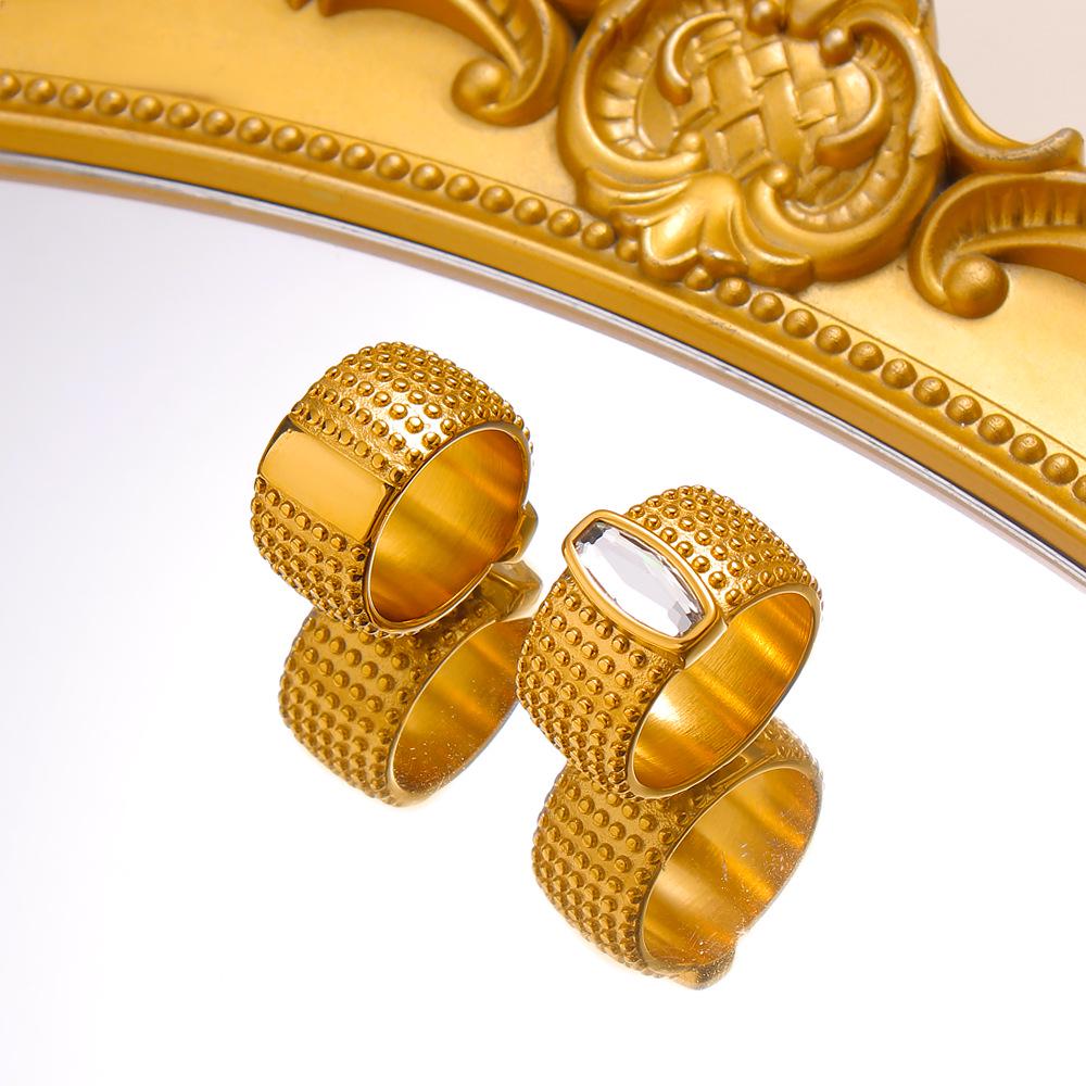 YueShi French Retro Zircon Ring - Elegant Wide Design Jewelry.