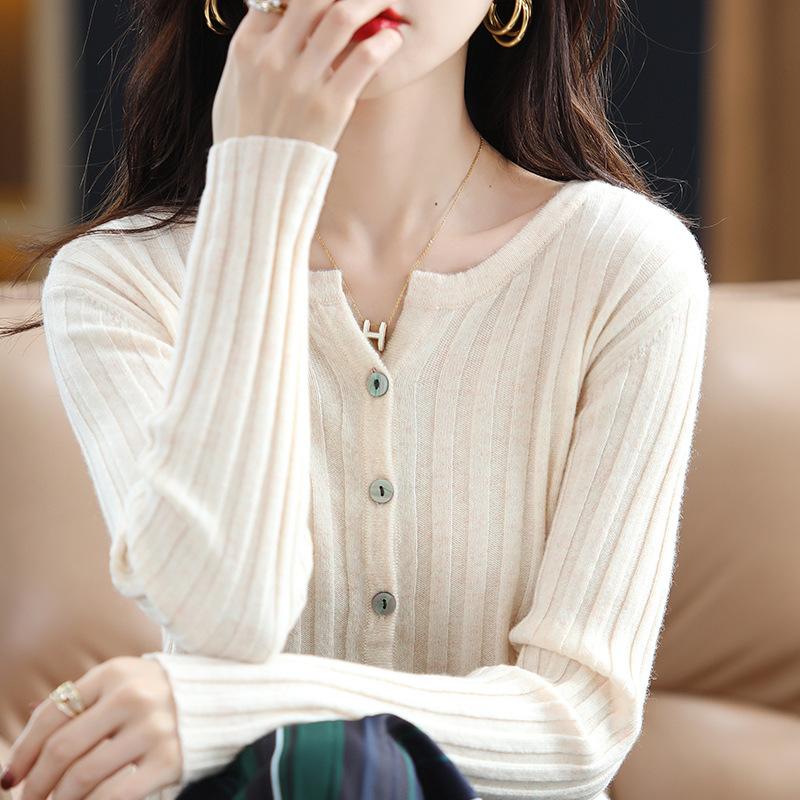 Pullover mit Rundhalsausschnitt für Damen im Frühling und Herbst Neuer modischer und vielseitiger Stil Einfarbige Strickjacke Jacke Oberteil