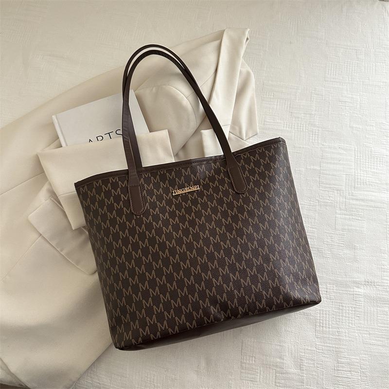 

High texture retro bag autumn and winter new large capacity tote bag fashion shoulder handbag commuter women s bag