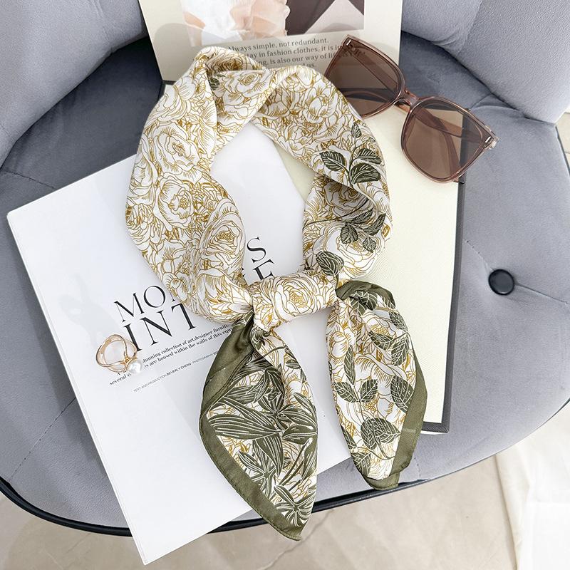 Retro plant flower printing silk scarf, high-end simulation silk 70 small square scarf, gift for girlfriends