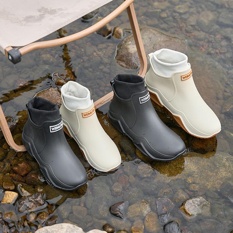 Winter Windproof Cotton Rain Boots Women Warm Light Ankle Rainboots Fashion Black Slip On Rain Shoes Men Waterproof Work Boot