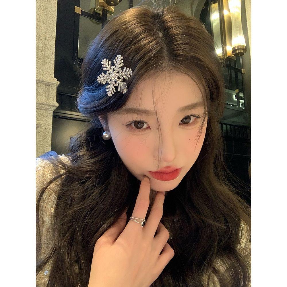High-End Christmas Rhinestone & Pearl Snowflake Hair Clips – Elegant Duckbill Hairpins for Women