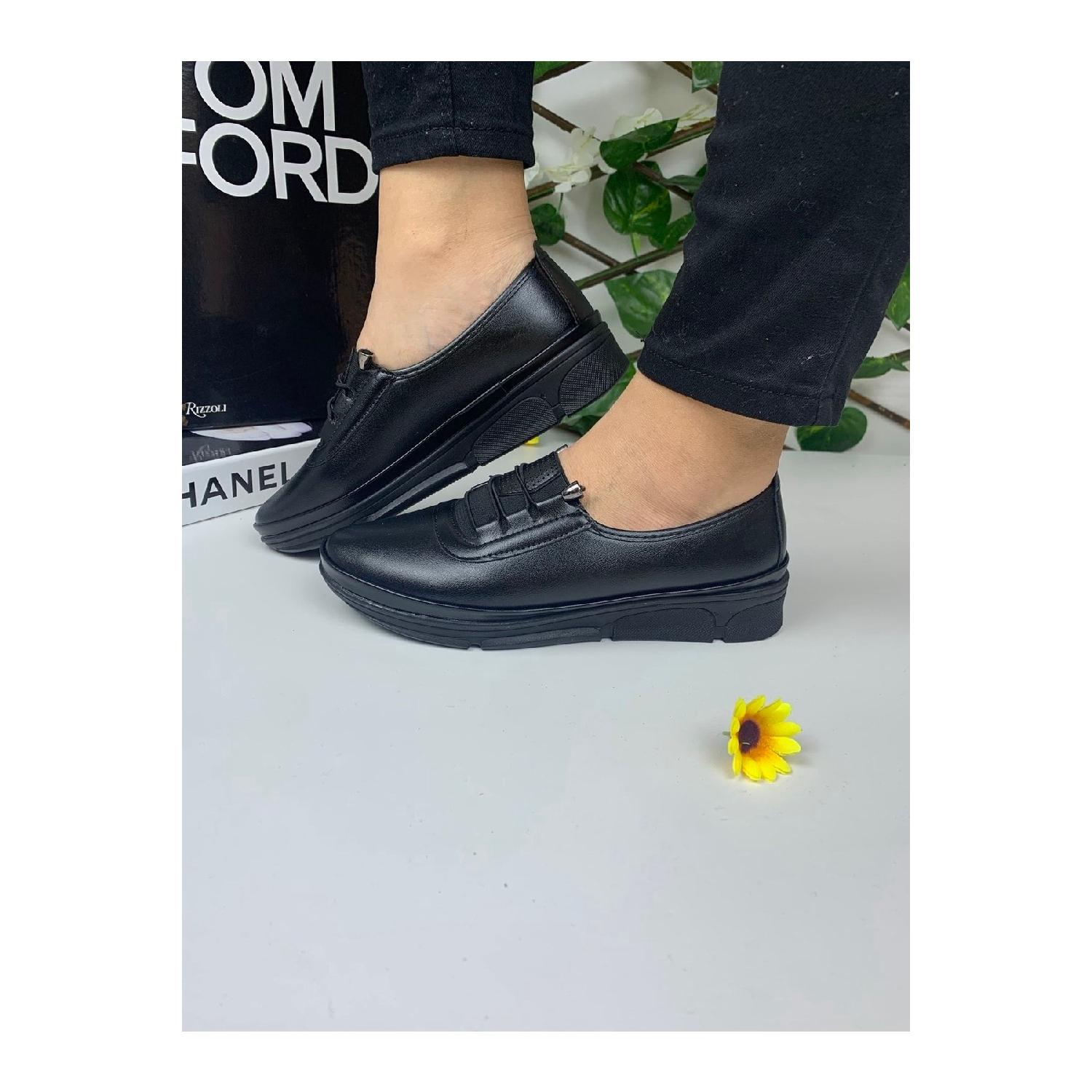 

Female Mother Daily Hiking Orthopedic Base Comfortable Comfortable Laced Lacked Tire Shoes 38 чорний