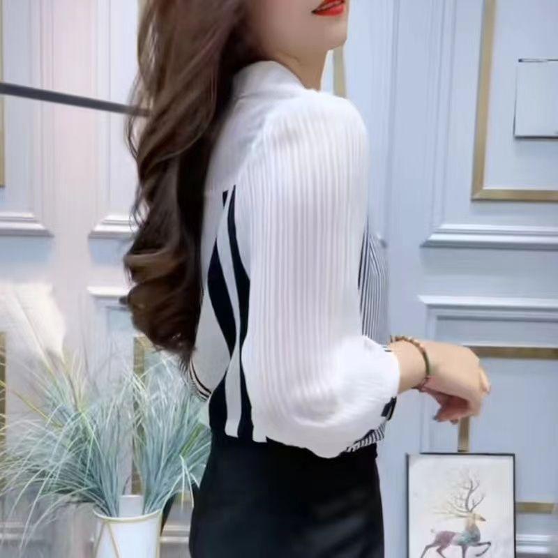 Gestreiftes 7/4-Arm-Top für Damen Frühling Sommer Neu Leichte Luxus Bluse Locker