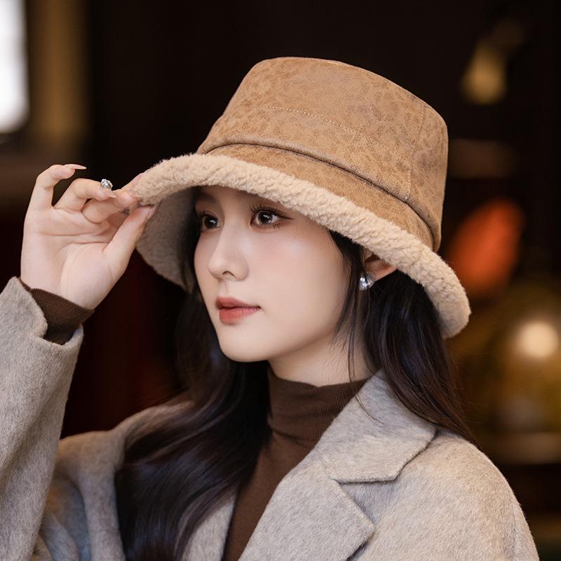 Autumn and Winter Hat Women's Lamb Wool Bucket Hat Versatile Washbasin Hat Thickened Warm Windproof Bucket Hat