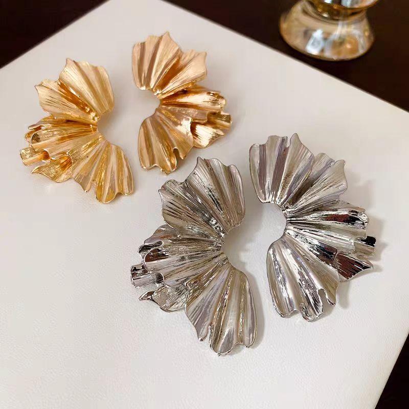 Vintage Big Leaf Shaped Stud Earrings for Women Gold Silver Color Exaggerated Metal Flower Posting Earringss Punk Jewelry Gift