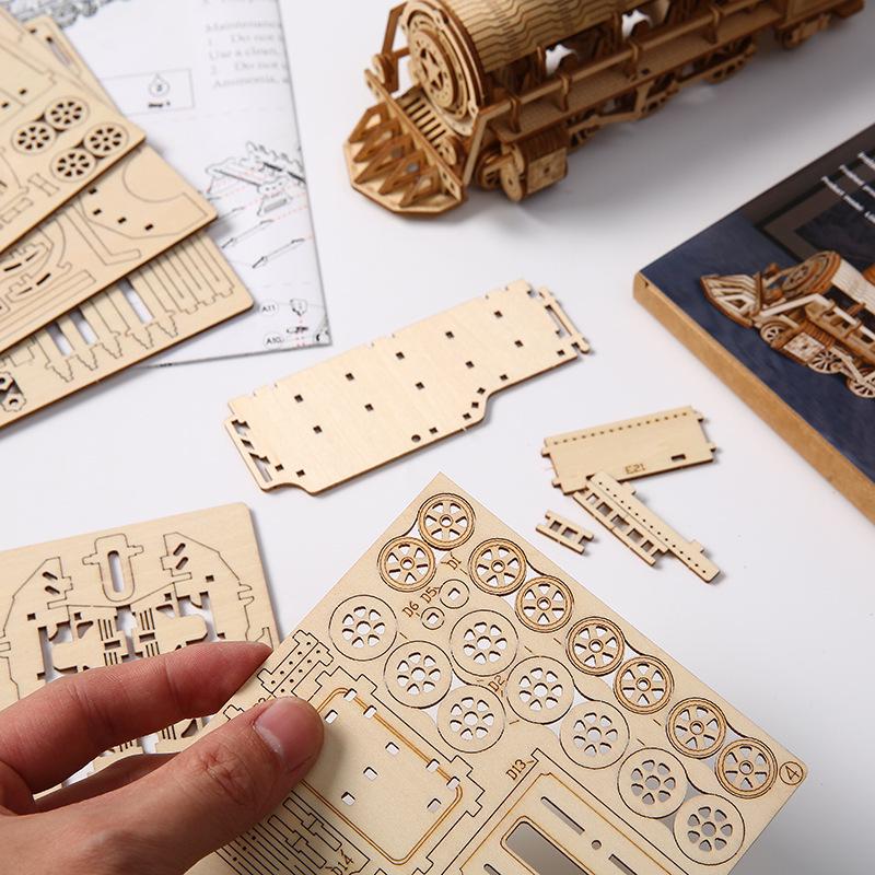 Deluxe 3D Wooden Train Puzzle Toy - Educational DIY Assembly Ornament