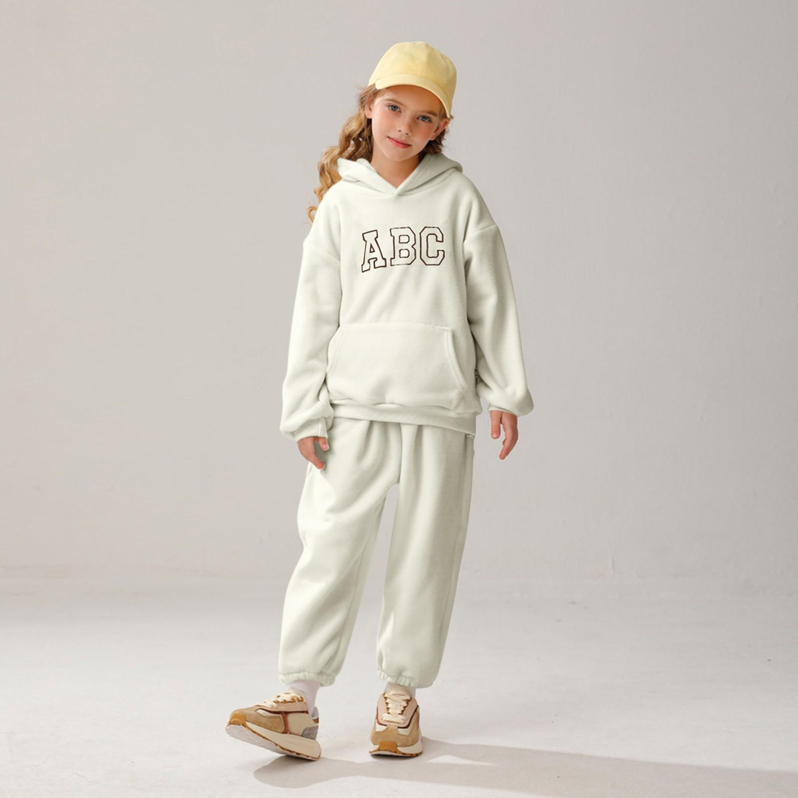 

Детский зимний спортивный комплект с капюшоном из бархата 100 бежевый