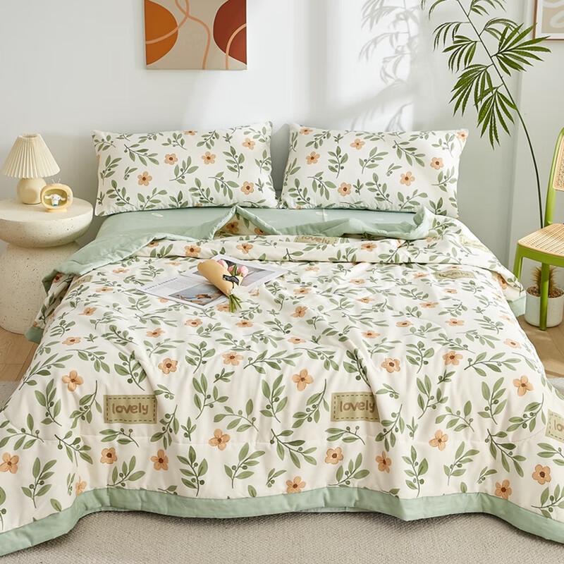 

All-Season Lightweight Comforter