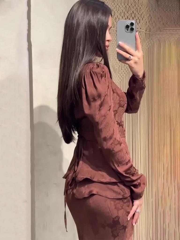 Elegant Retro Slim Long Sleeve Dress for Women - Spring 2025 Collection