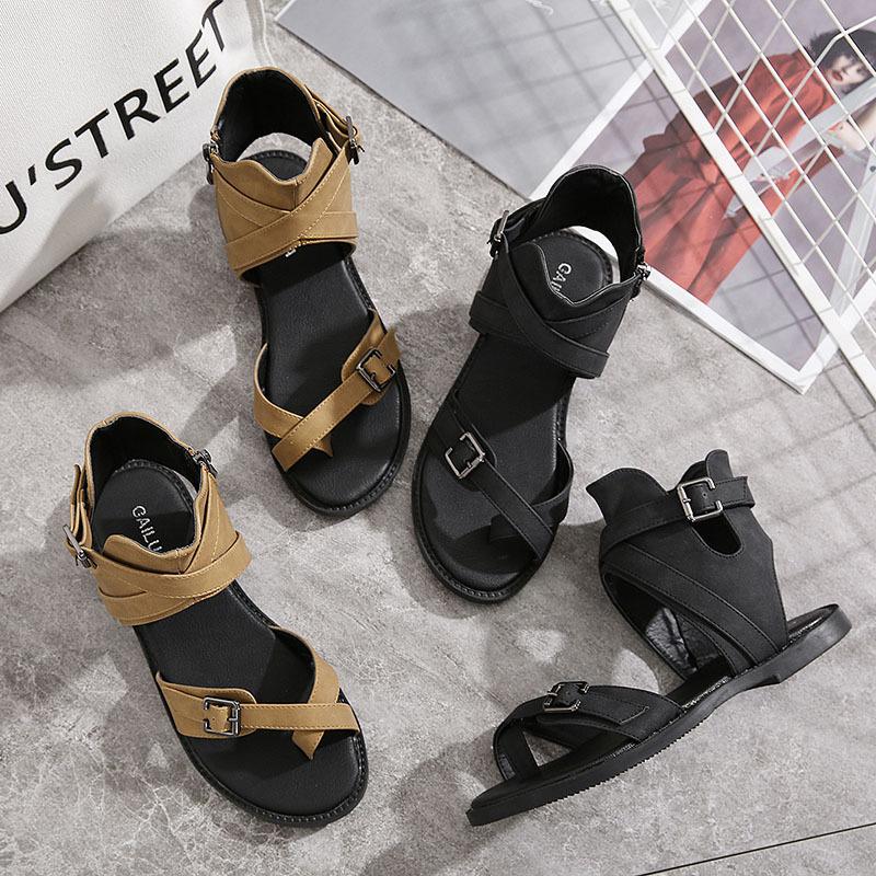 Sandale de damă cu toc jos și cataramă la modă